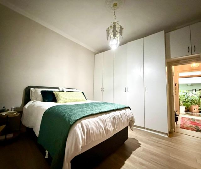 1 Bedroom Property for Sale in Sea Point Western Cape